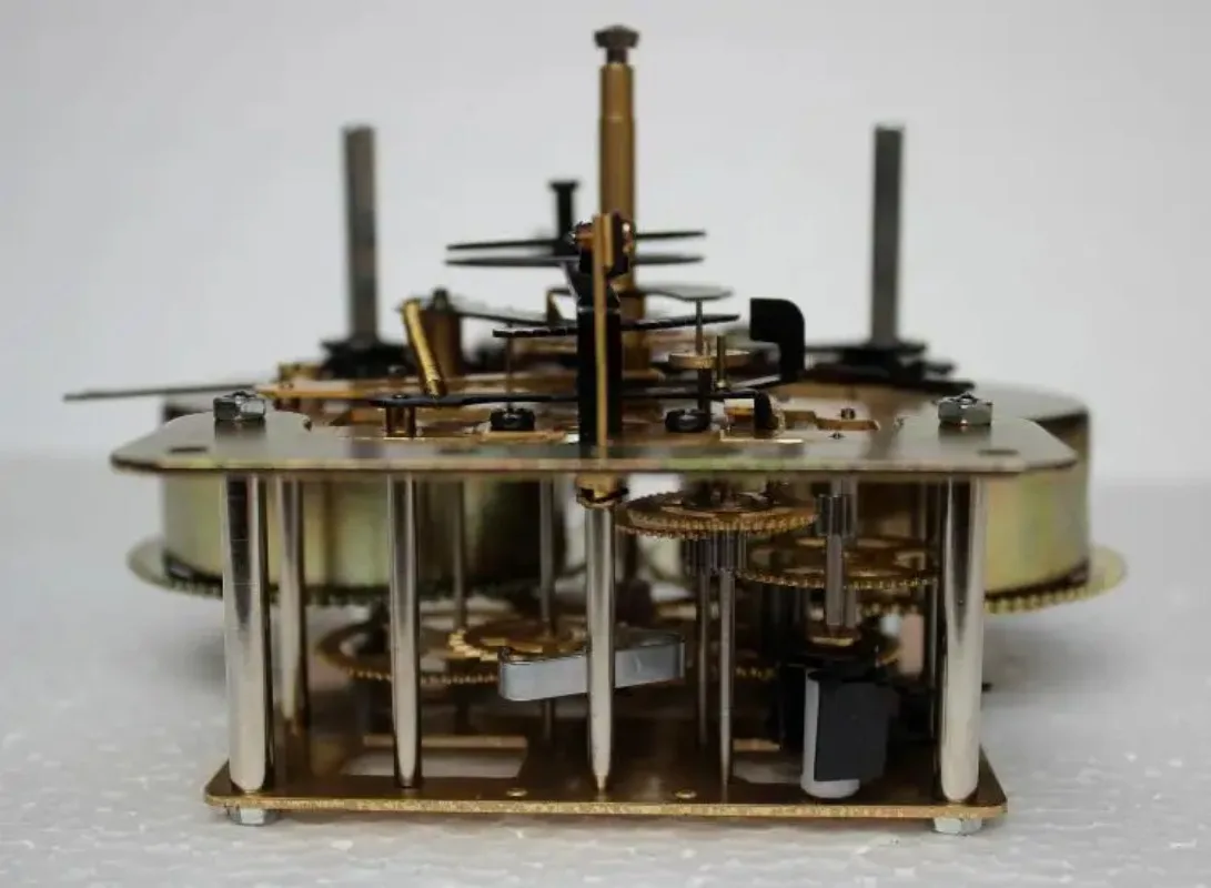 Old-fashioned Clock Movement Wall Clock Accessories Mechanical Clock Repair Clockwork Clock Movement Travel Time Assembly