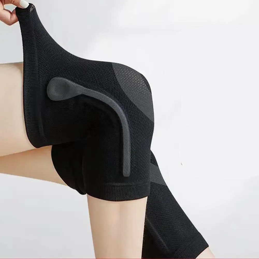 Ginocchiera in nylon da 1 paio con stabilizzatori laterali Supporto per manica di compressione ad alta ventilazione Ginocchiere di supporto a molla resistenti all'usura