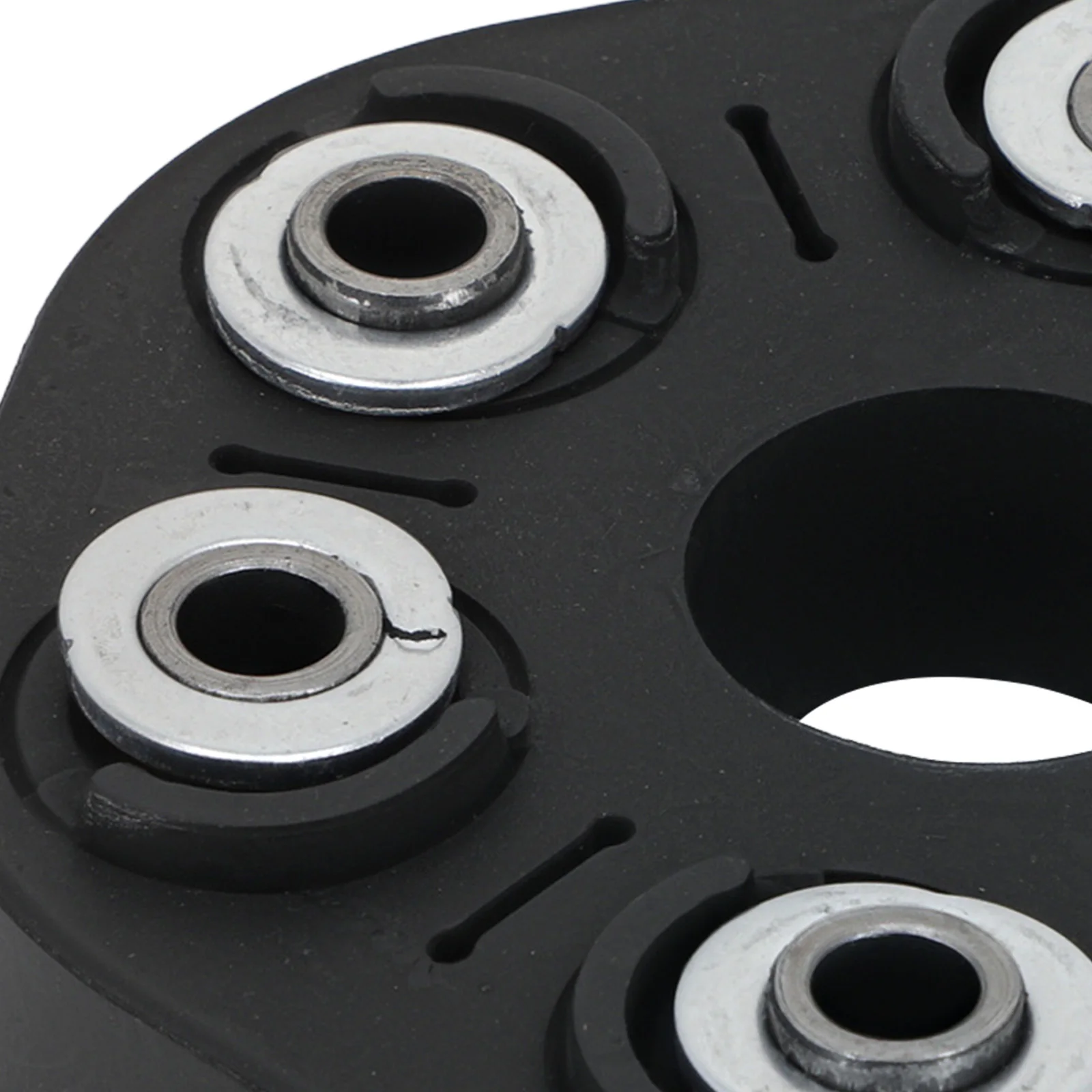 Kardanwellenkupplung mit Schraubensatz für BMW E38 E39 E46 E60 E61 E63 E64 26117542238 26117572664 26111229754 – Detail 2