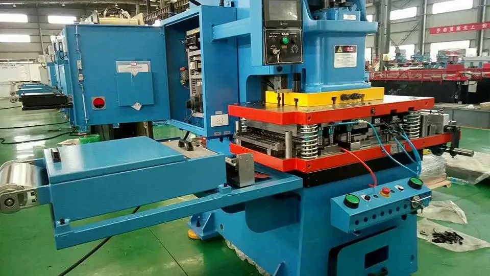 آلة ضغط ختم الزعانف عالية السرعة لمكيف الهواء PLC