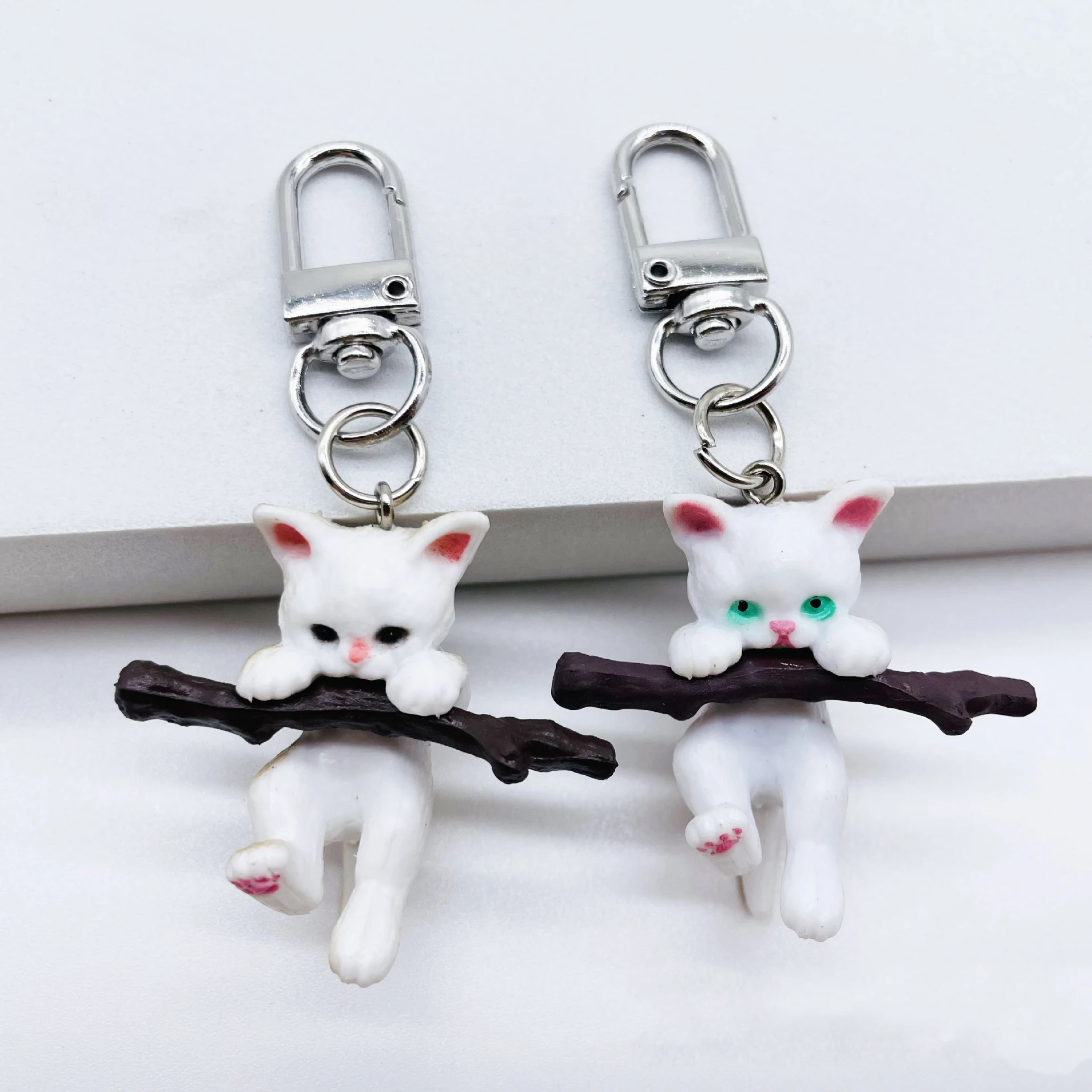 Cute Cat Car Keyring Resin Cat Keychain Lovely Cartoon Lucky Cat Key Chain Backpack Bag Pendant Accessories Women And Men Gift