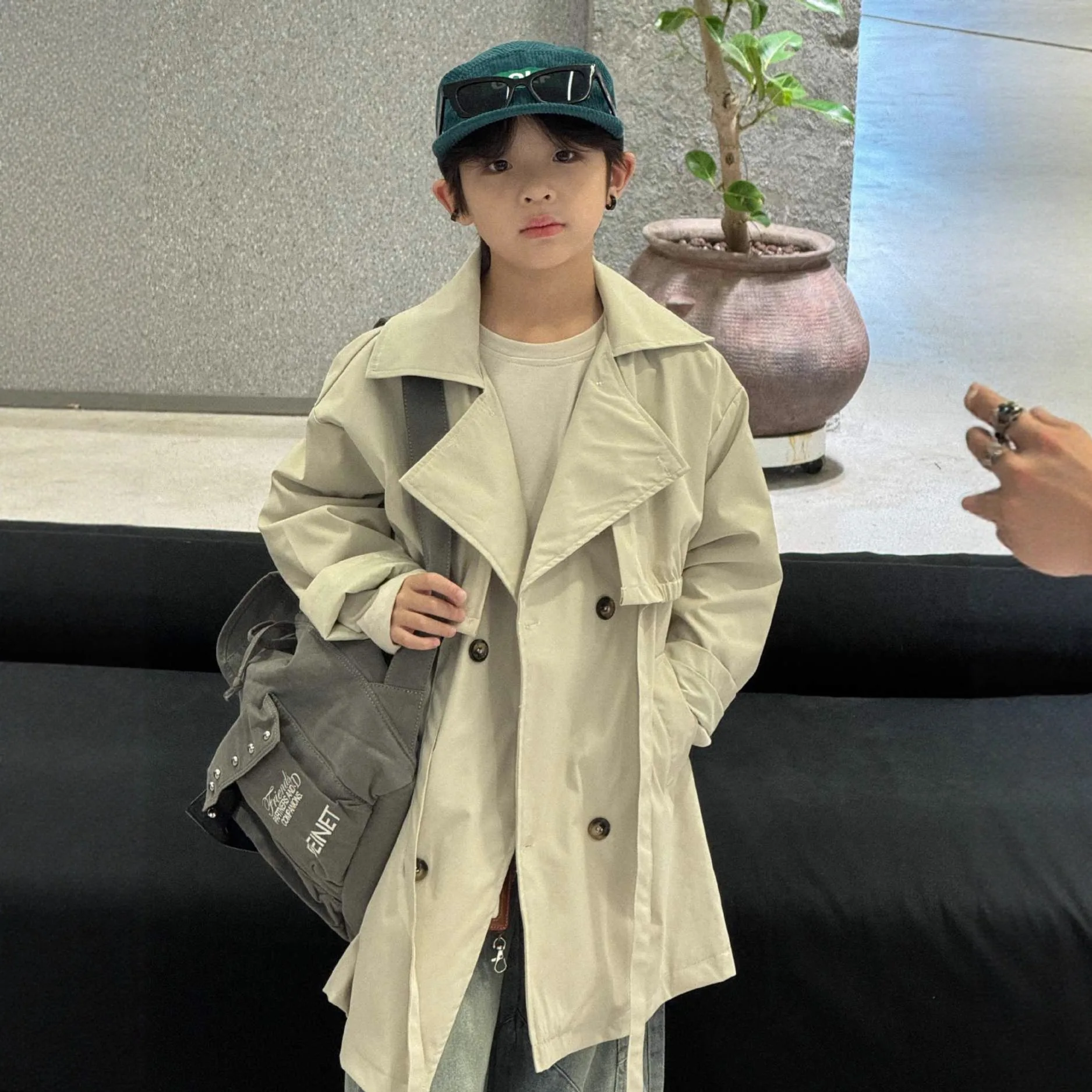 

25 Autumn New Korean Kids Clothing Casual Fake Two-Piece Long Beige Trench Coat with Turn-down Collar for Toddler & Little Boys