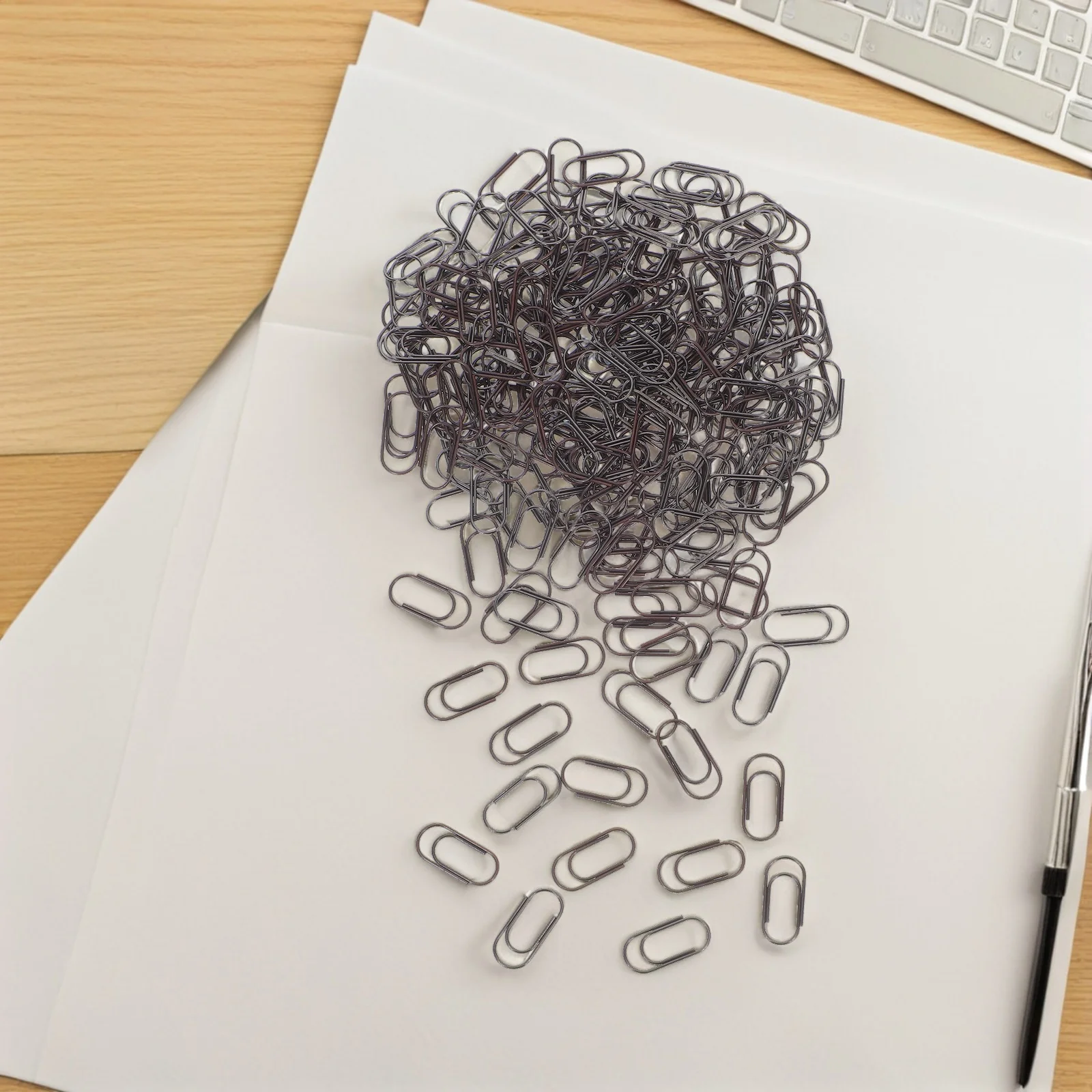 

200Pcs Vintage Mini Paper Clips Retro Metal Paperclips for Office Home Desk Small Paper Clips for Crafts Decorative Stationery