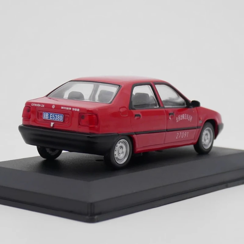 IXO Diecast 1:43 Scale Citroen ZX Alloy Taxi Car Model Finished Product Simulation Toy Collection Gift Static Model Display