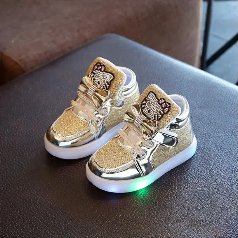 New Children Luminous Shoes Boys Girls Sport Running Shoes Baby Flashing Lights Fashion Sneakers Toddler Little Kid LED Sneakers