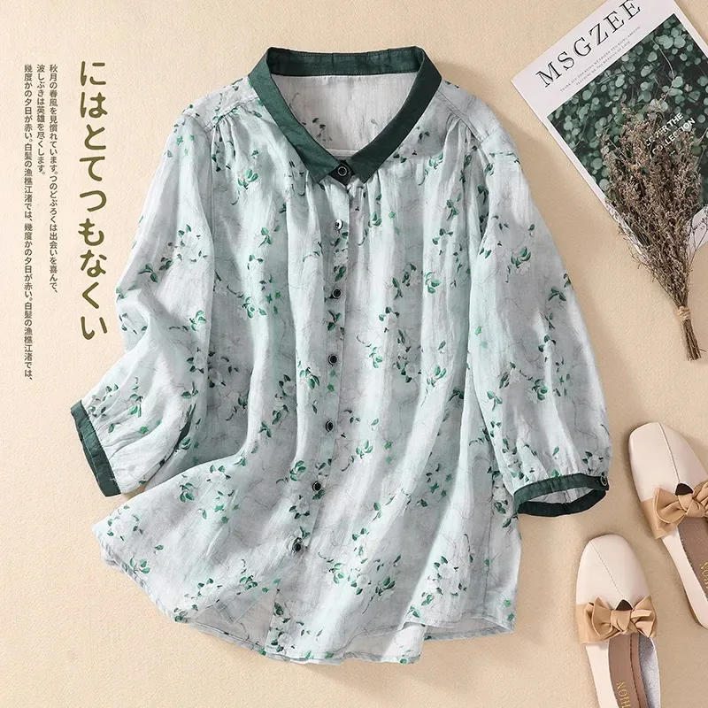 

Женская блузка из хлопка и льна с контрастным воротником, рукавом 3/4, цветочным принтом и застежкой на пуговицы