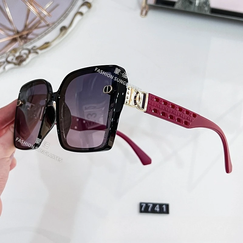 

​​2025 Oversized Square Polarized Sunglasses UV400, HD Anti-Glare Luxury Driving Lightweight Unisex Fashion Chic​​