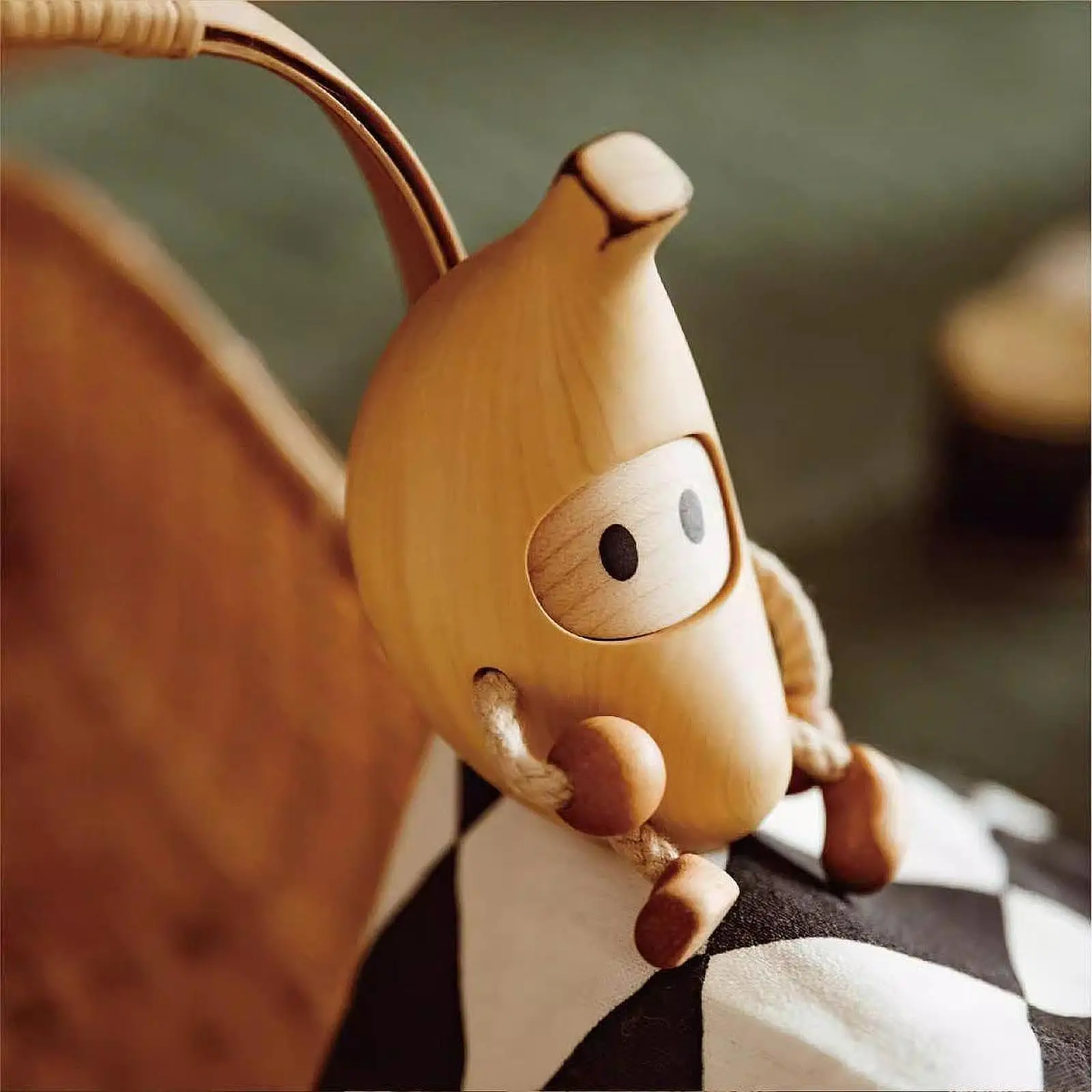 

Fruit Figurine Doll Desk Tabletop Home Decor Ornament Wooden Banana Statue Gift for Fireplace Yard Housewarming Shelf Wedding