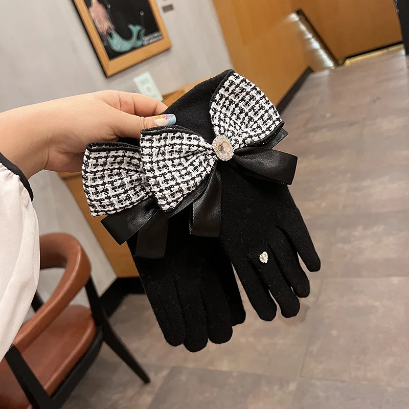 Autumn and Winter new Small Fragrant wind Colour Plaid bow Plush Thickened Car Touch Screen Cashmere Split Finger Warm Gloves