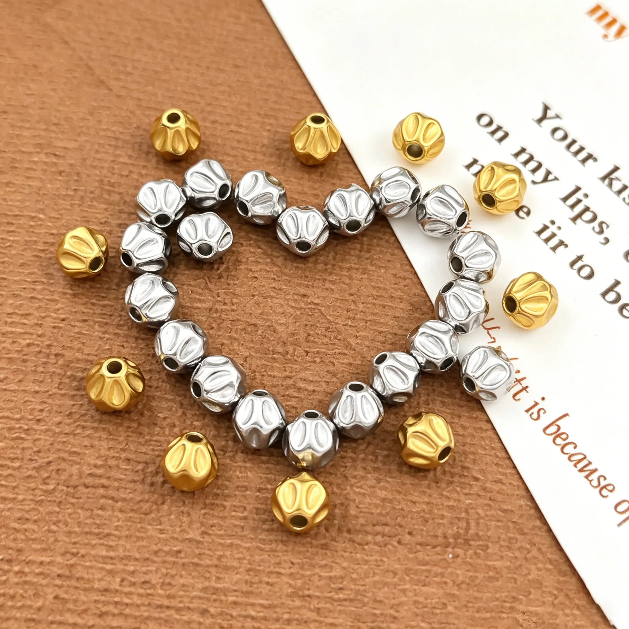 5 Stück Edelstahl-Abstandsperlen, goldene konische gedrehte Perlen für Bastelarbeiten, DIY-Armbänder, Halsketten und Schmuckherstellung – Detail 2