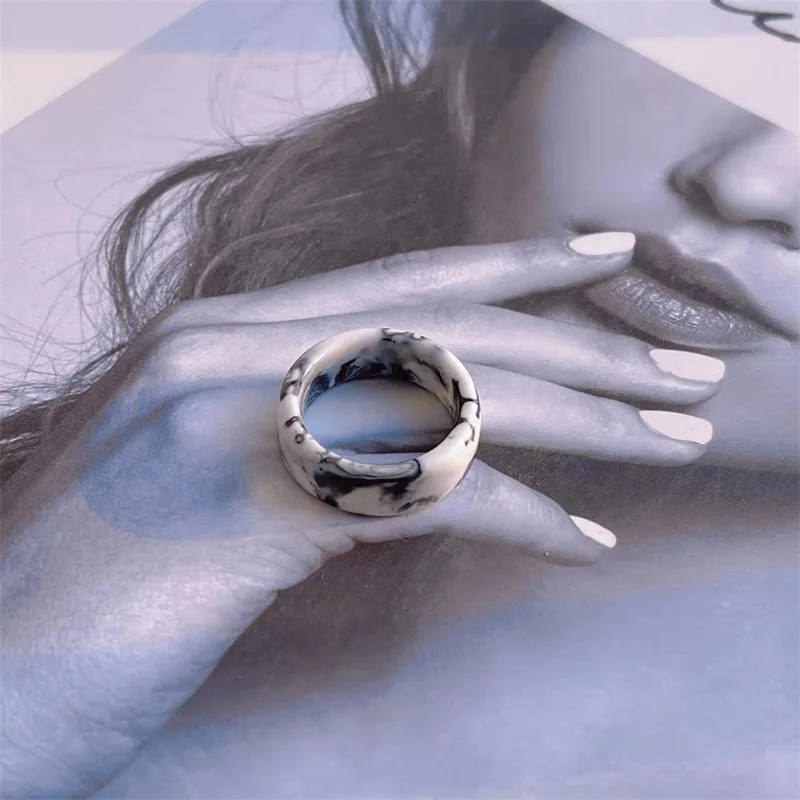 

Minimalist Style Resin Heart Shaped Ring Geometric Square Diffused Ink Design Korean Fashion Jewelry for Women New And Popular