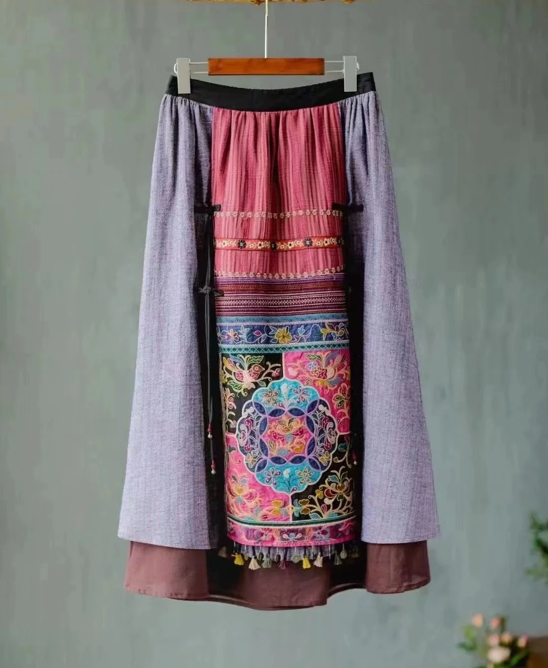 National style spring skirts Vintage luxury embroidery elastic waist Long skirt High quality tassels women's skirts