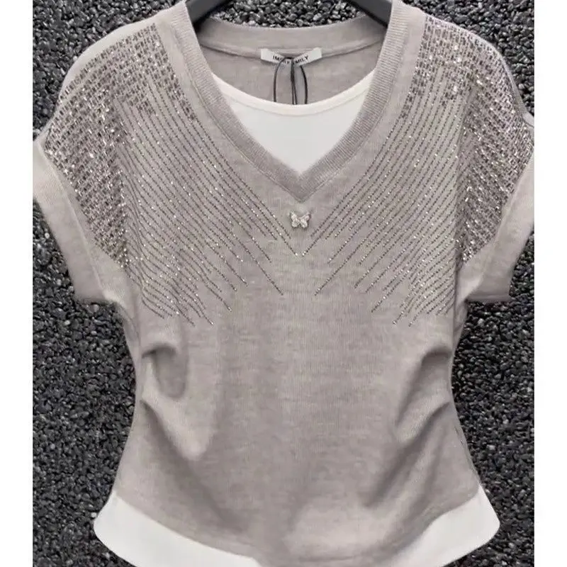 Two-piece Temperament V-neck T-shirt for Women in 2025 Summer Fashionable Waist-hugging Top