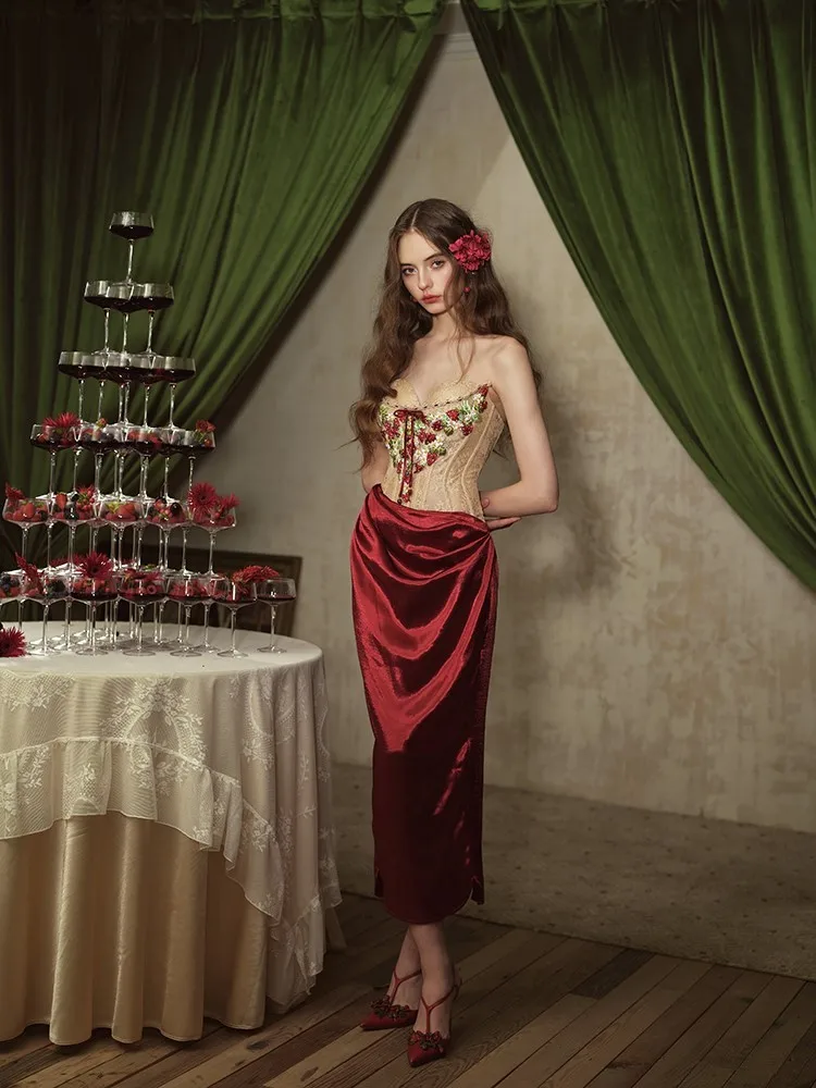 

heavy industry embroidered strapless fishbone toasting dress