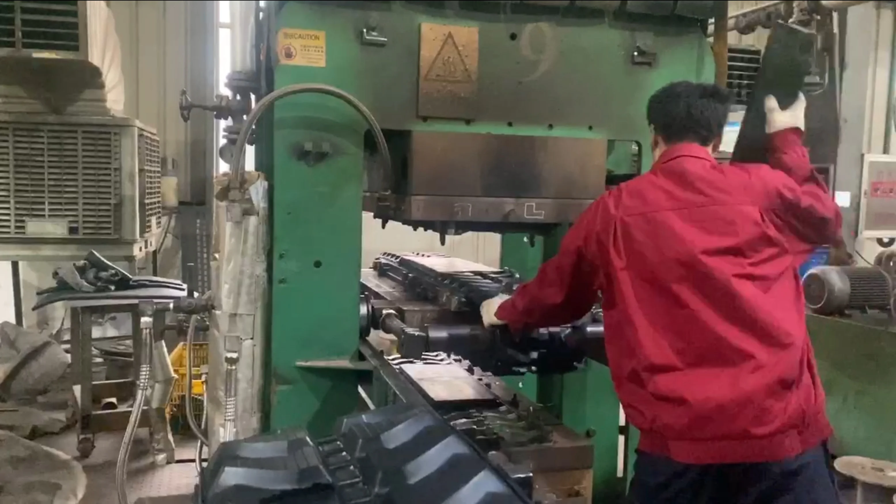 حفارة الثلج بعجلات روبوت جزازة العشب المطاطية