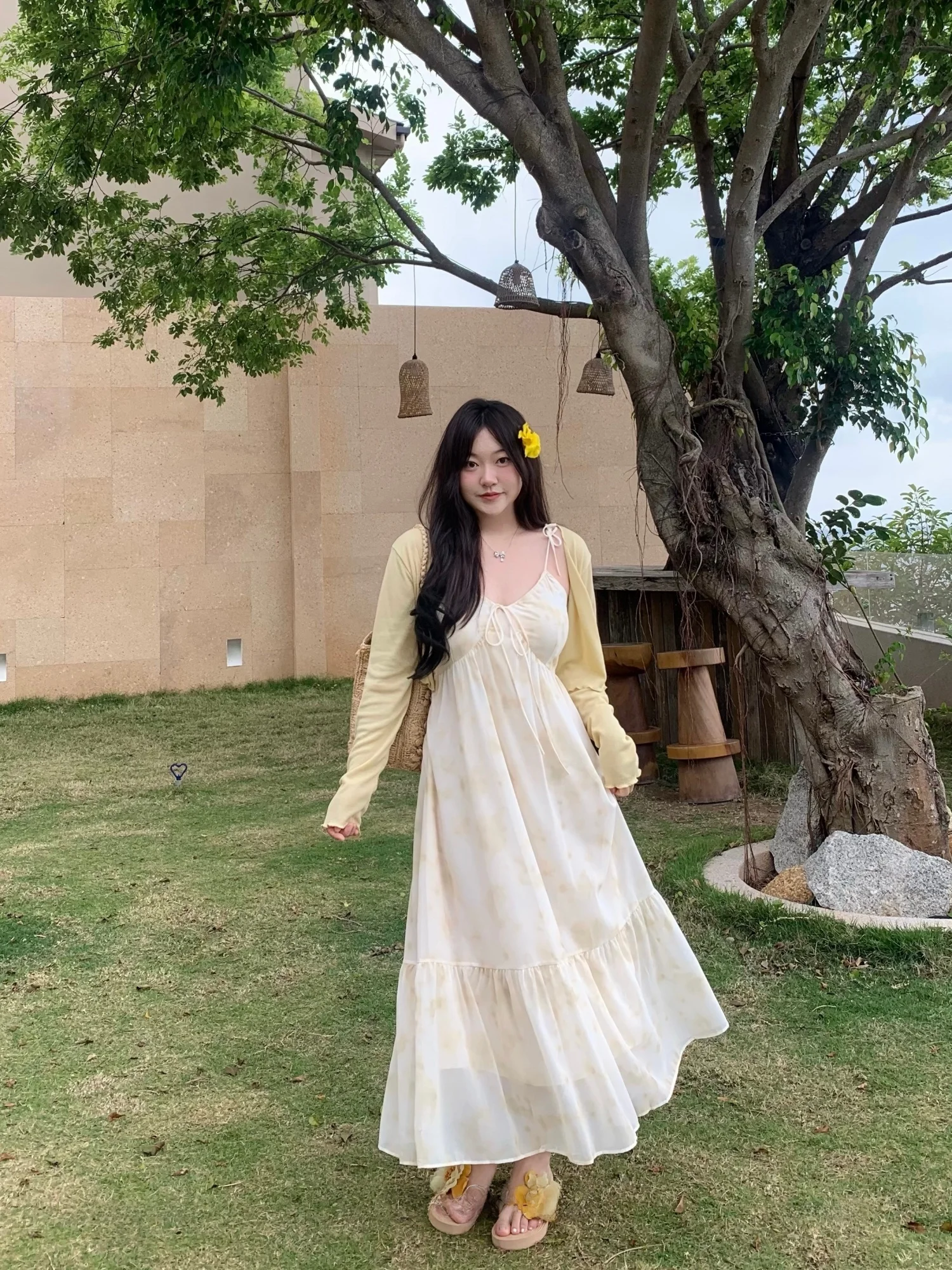 

Новое женское платье Demaa Soft Style 2026: персиковый градиент, длинная юбка, V-образный вырез, без рукавов, А-силуэт, летнее праздничное платье