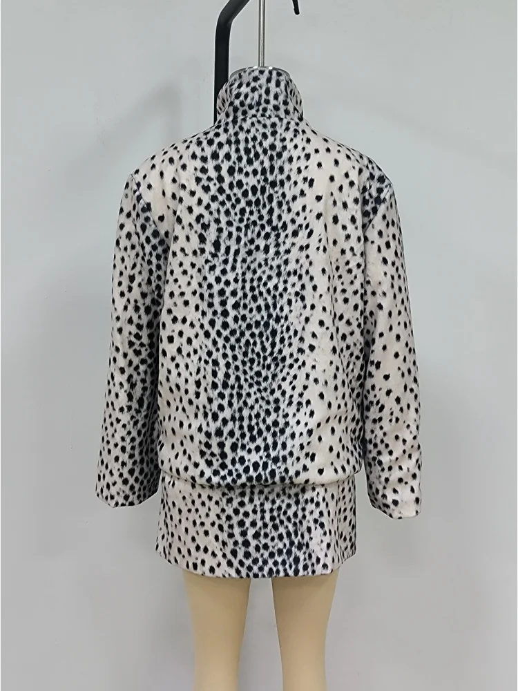 Damen Leopardenmuster Kunstpelzjacke mit Reißverschluss, Stehkragen, Kurzer Schnitt, Locker Geschnittener Flauschiger Mantel, Vintage Street Casual Damen-Oberbekleidung – Detail 4