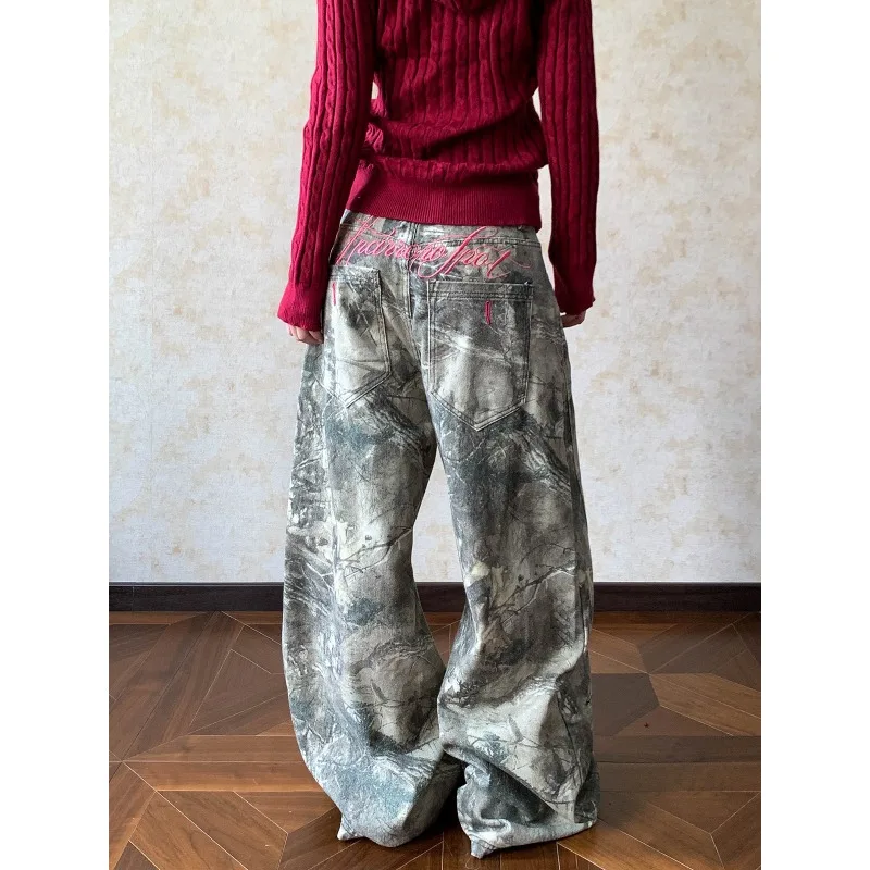 

Американские винтажные джинсы с эффектом потертости, камуфляжные, с вышивкой букв и узоров, широкие штанины, унисекс, в стиле Y2K, уличная мода, повседневные брюки