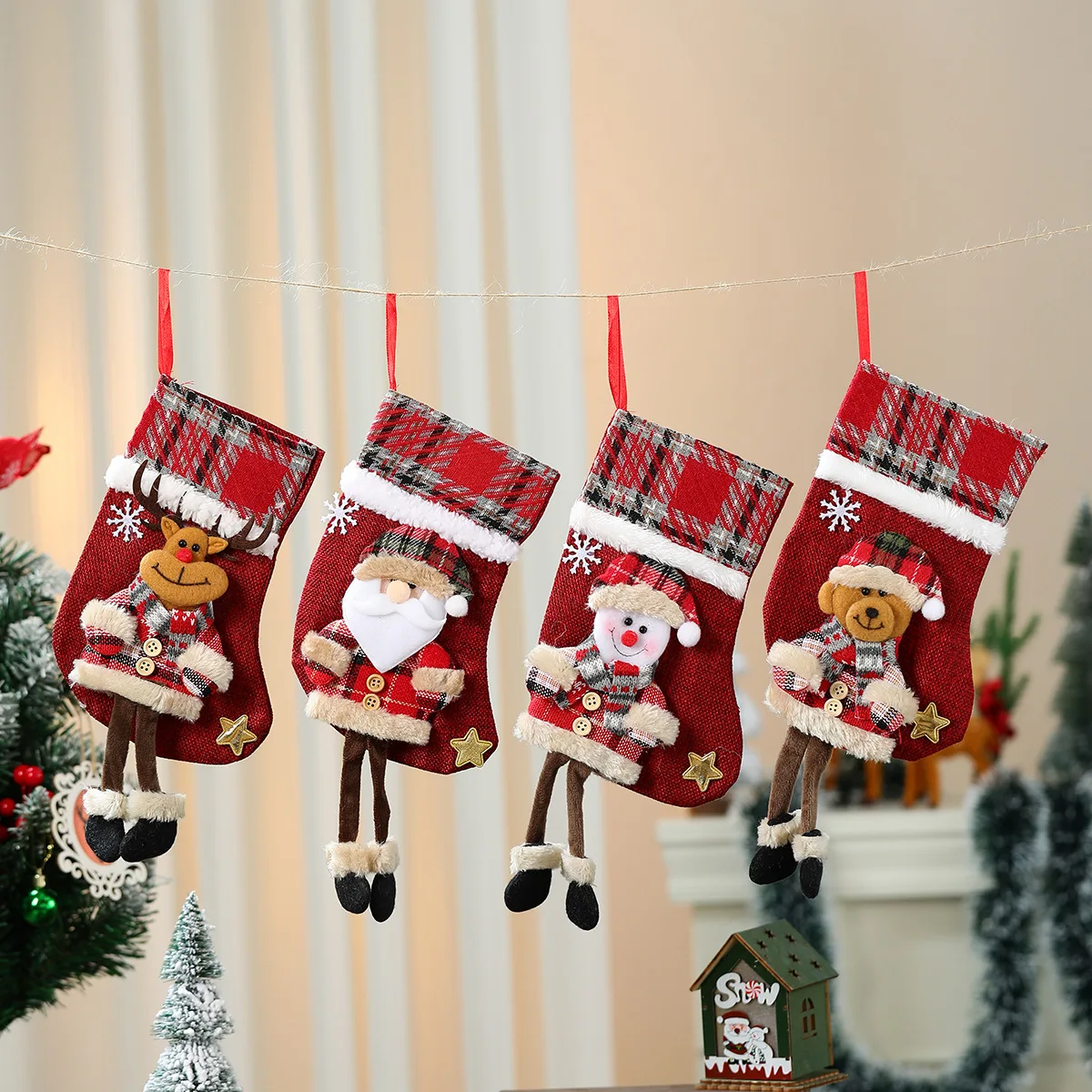 

Christmas Decorations Santa Claus Socks Checkered Cloth Dolls Leg Linen Wall-Mounted Christmas Tree Pendants Children Gift Bags