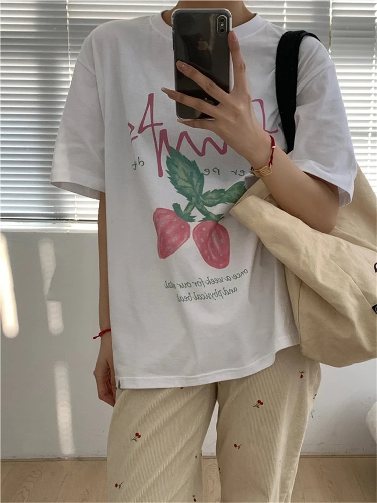 LOTDOOTN Streetwear TShirt Y2K Harajuku Strawberry Print Oversized Tee Japanese Retro Sweet Half Sleeved 100% Cotton Tops E-girl