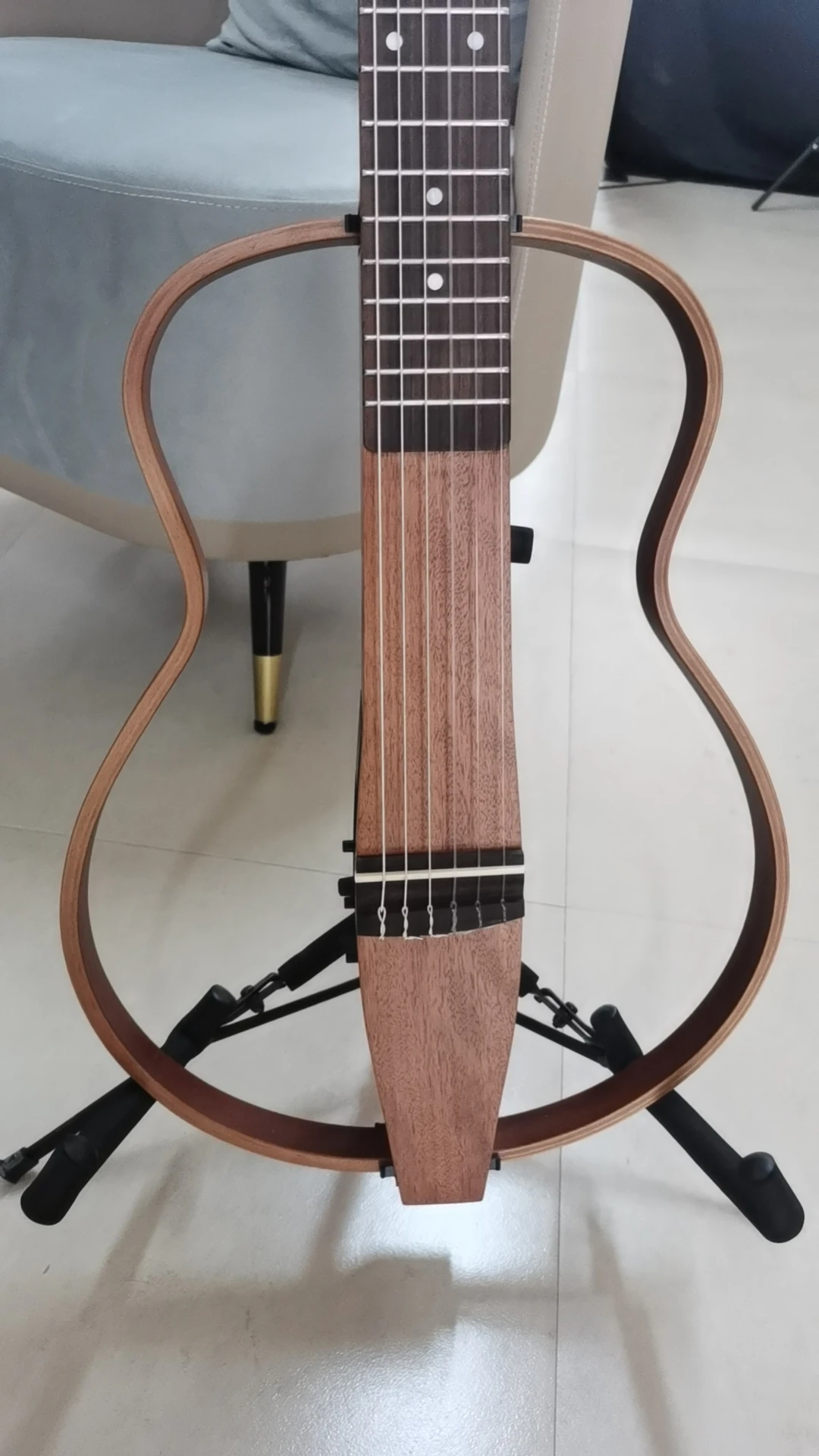 Classical Electric Silent Guitar with Spruce Rosewood and Mahogany on the Back/Side for Music