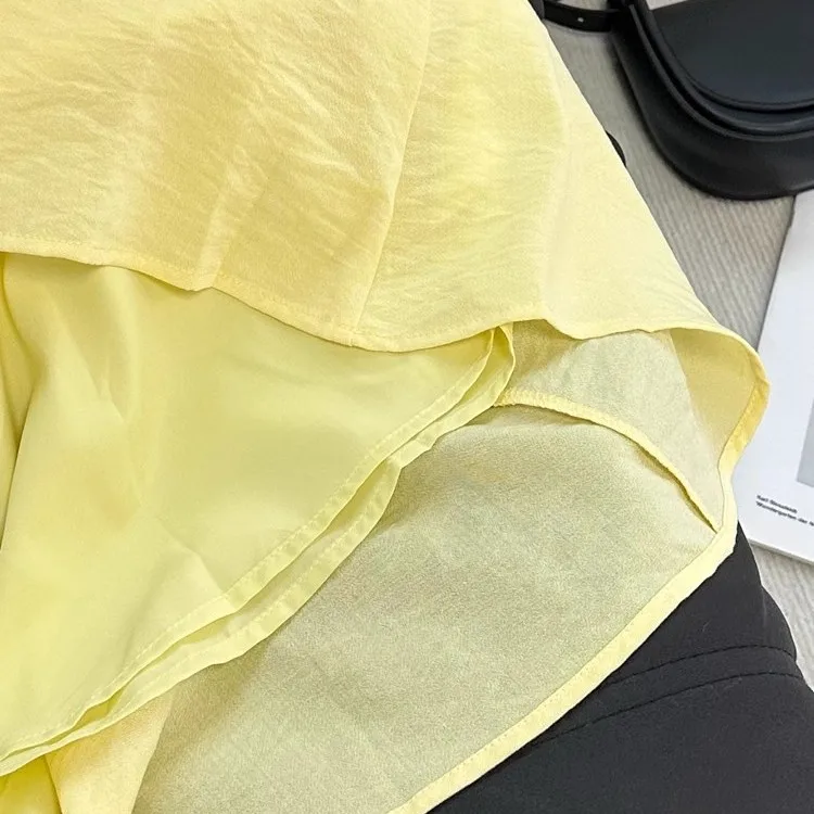 กระโปรงทรงเอเอวสูงผ้าไหมน้ำแข็งสีเหลืองสำหรับผู้หญิง แฟชั่นฤดูร้อน สไตล์ลำลอง ทรงหลวม สีซันเดด ทรงร่ม