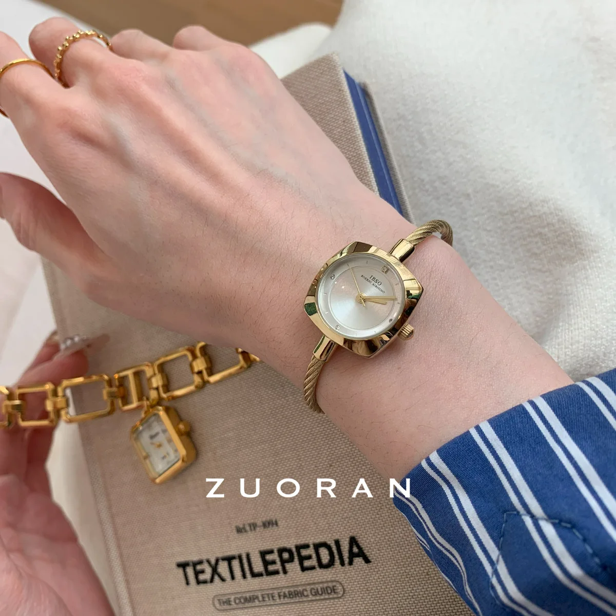 High-end luxury women's watch, gold square bangle, elegant and versatile women's watch, birthday gift for women.