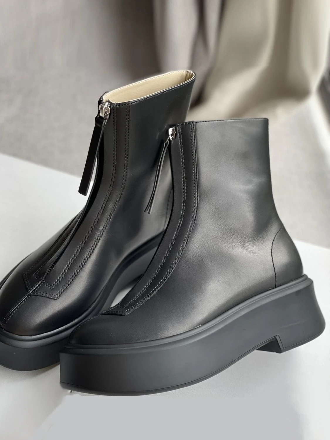 Front Zipper Black Leather Thick Sole Martin Chelsea Ankle Boots Women Platform Round Toe Low Heels Casual Shoes For Ladies 2024