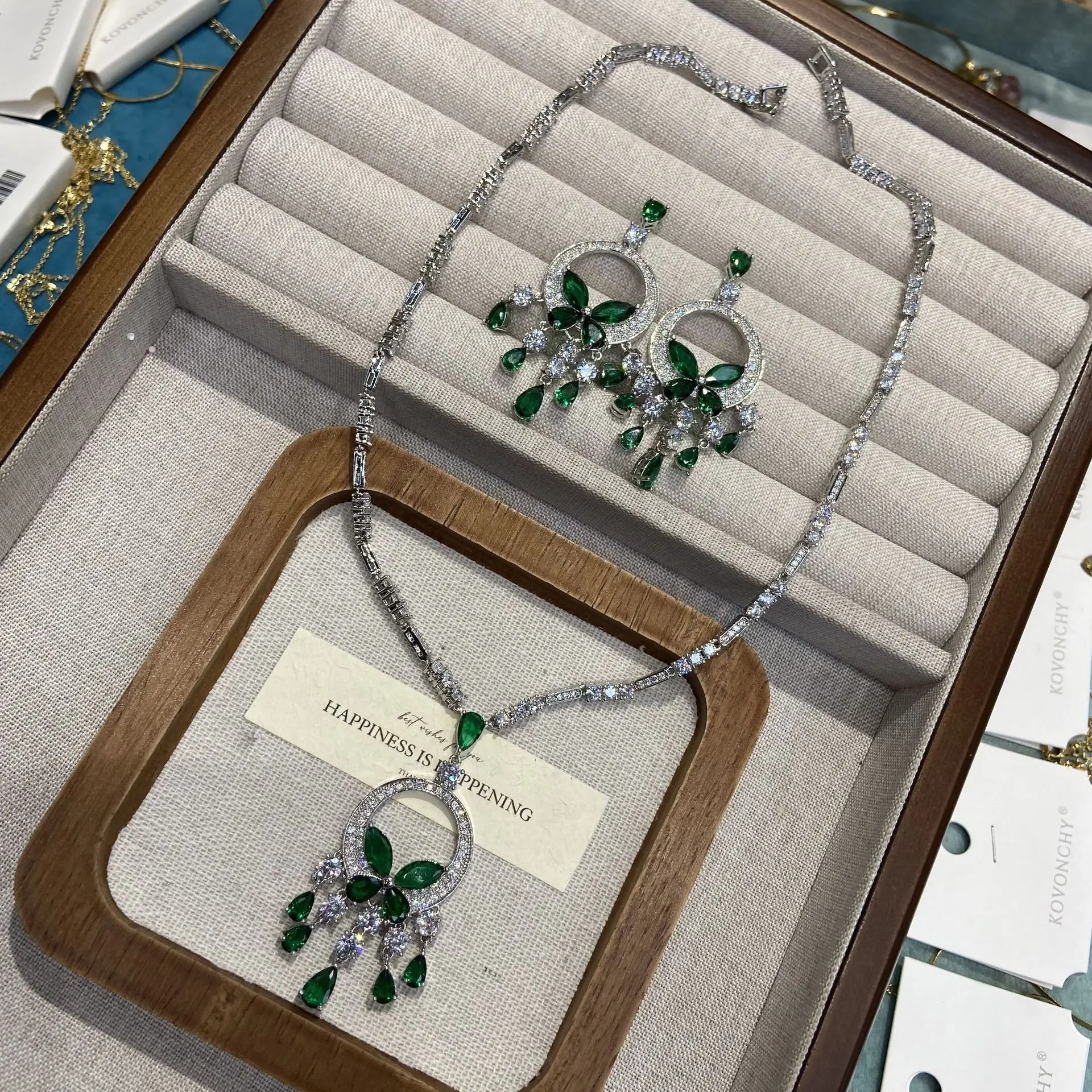 

Women Green Butterfly Tassel Earrings Necklace Set 2025