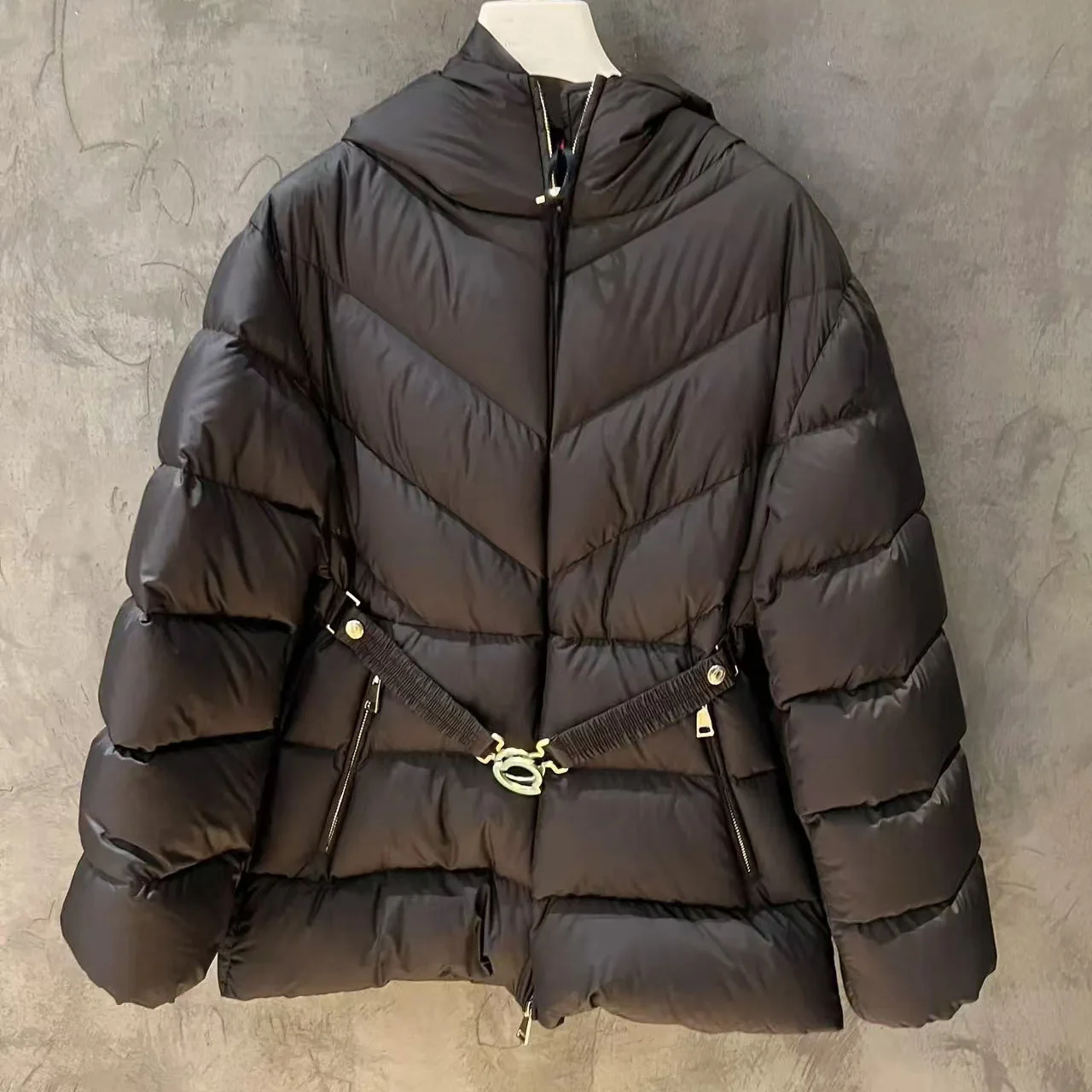 

Slim Fit V-Neck down Jacket White Goose down Quality Padded Coat Small Size Cover Butt Hooded Memory Fabric Long Sleeve Warm