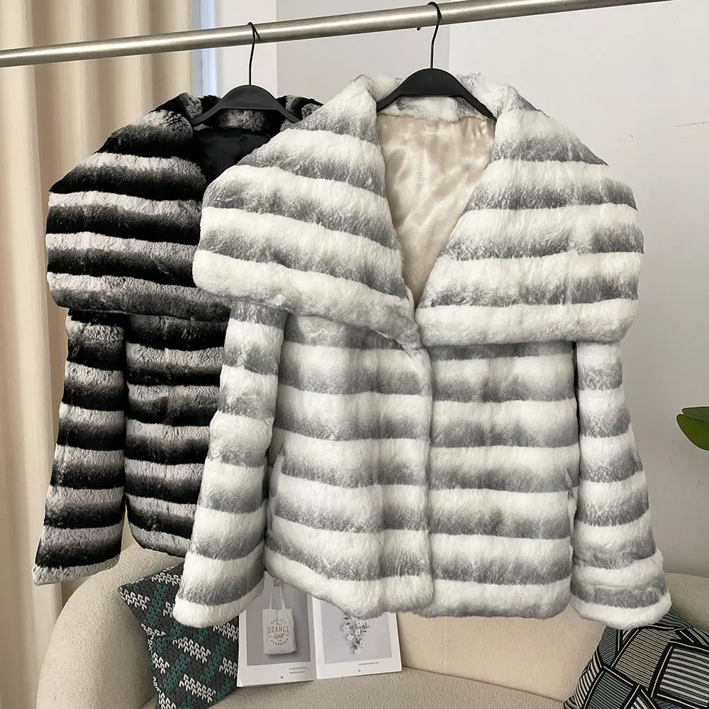 女性のための本物の天然ウサギの毛皮のコート,暖かい冬のジャケット,厚いアウター,だぶだぶのストリートウェア,ストライプのファッション,カジュアル,新しい