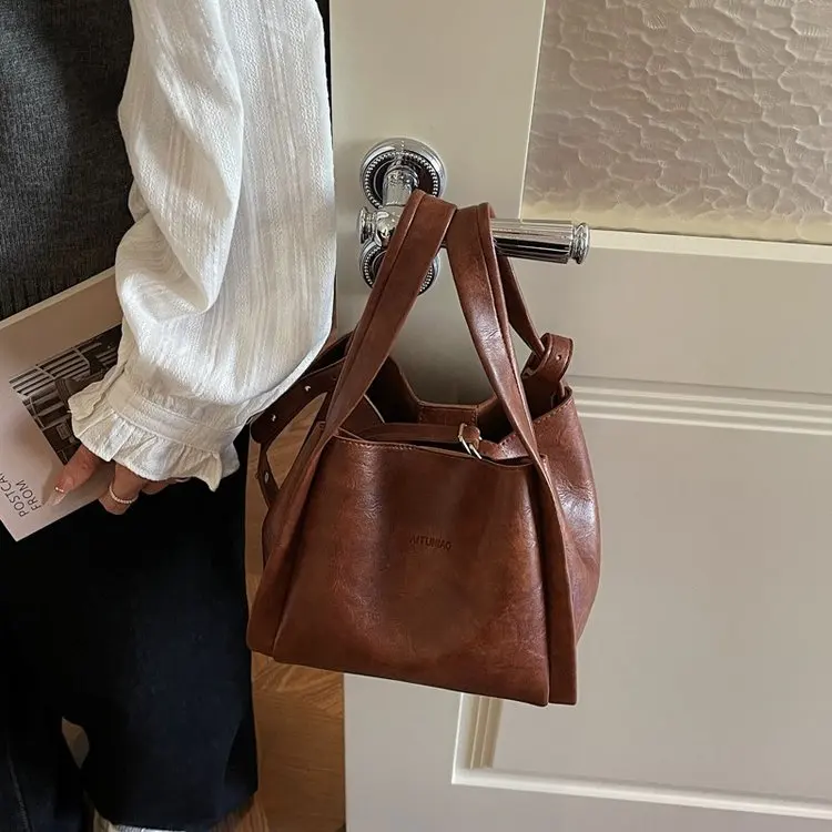 Ladies Elegant Crossbody Handbag Fashionable Luxury Leather Classic Designer Paris Casual Simple Vintage Diaper Bag