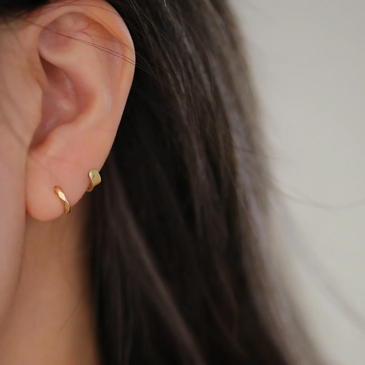 925 Sterling Silver Plated 18K Gold Huggie Hoop Earrings Minimalist Small Glossy Earring For Women Daily Wear Fine Jewelry Gift