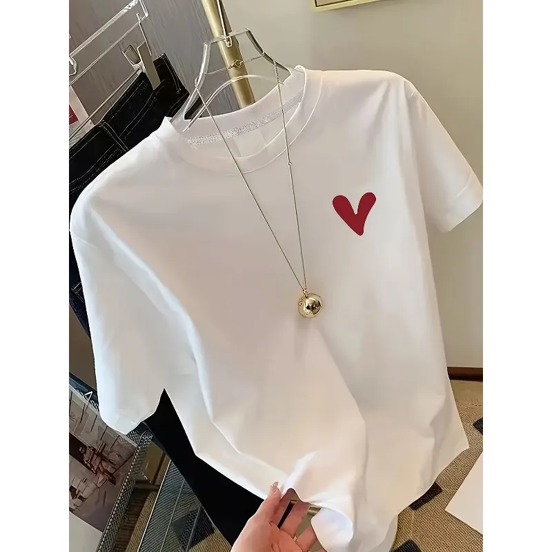 

Женская футболка с логотипом в форме сердца в стиле Y2K, простой дизайн и круглый вырез. Модная женская повседневная футболка ко Дню святого Валентина.