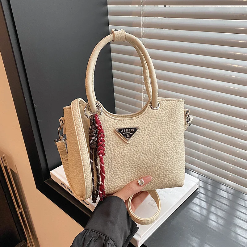 

2025 Luxe Square Bag Niche Shoulder Purse for Women Textured Crossbody Tote Chic Top Handle Bag Minimalist Day-to-Night Bag​