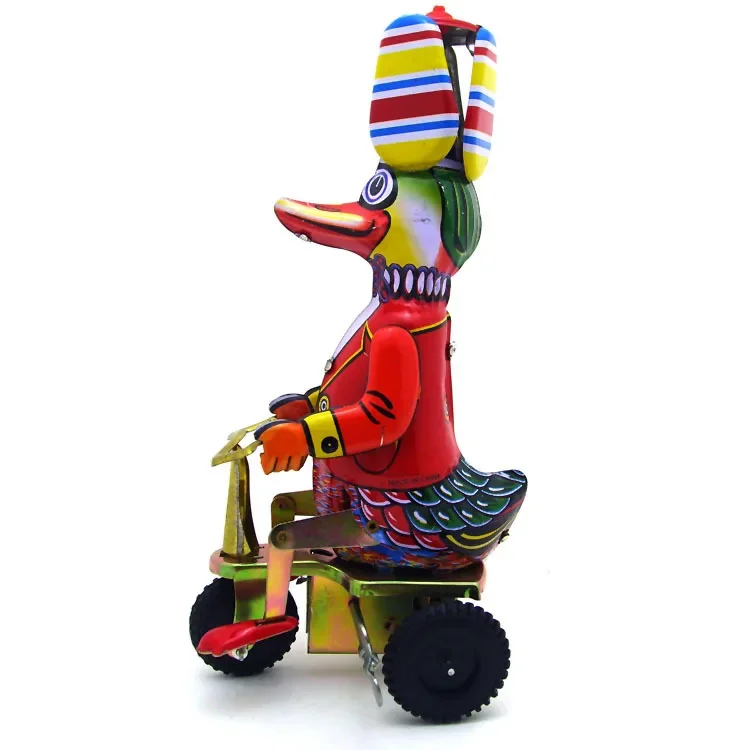 [Divertente] collezione per adulti Retro Wind up toy Metal Tin Duck on bike robot meccanico Clockwork toy figure model kids baby gift