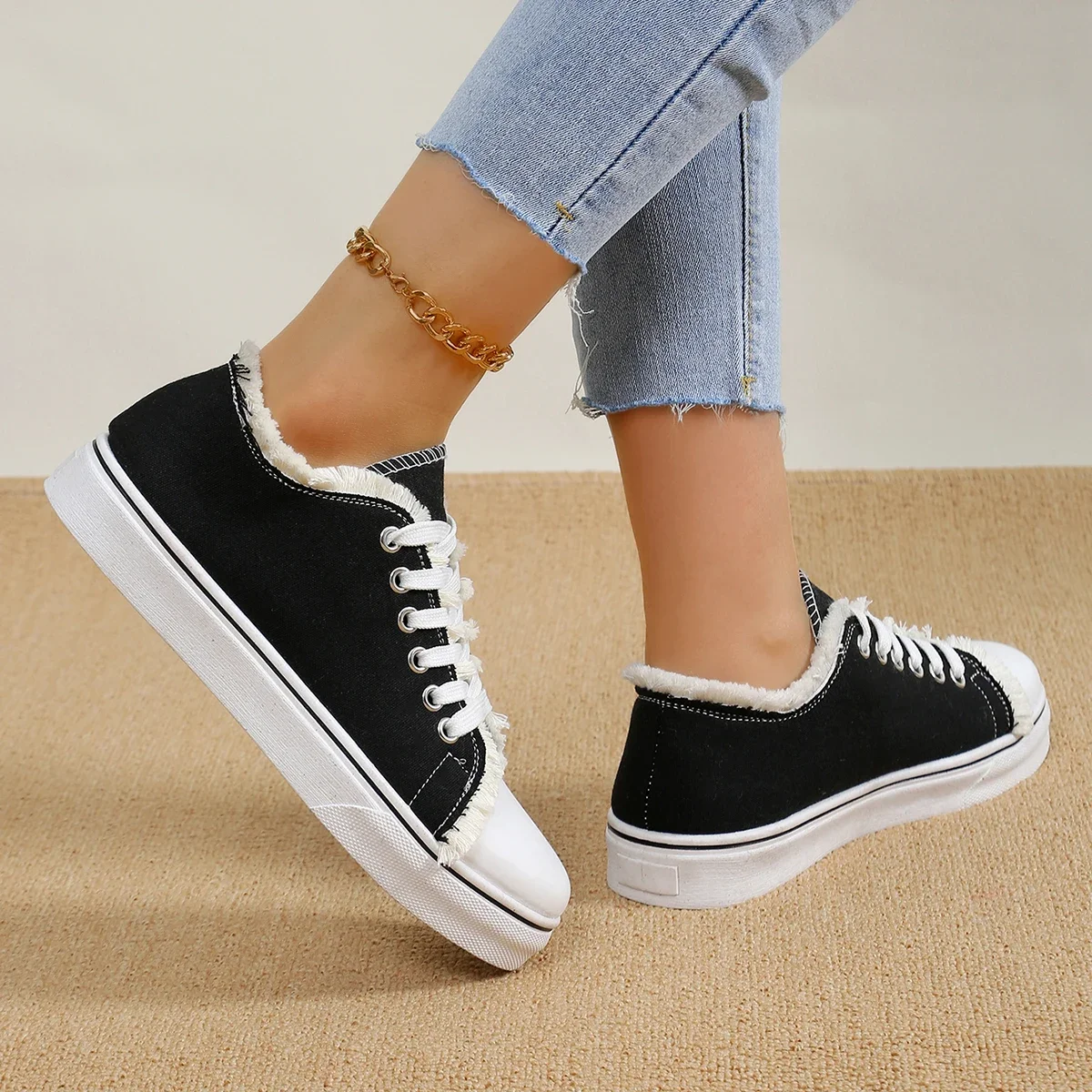 Women Sneakers New Fashion New Spring Autumn Sneakers Low Cut Lace-Up Women Vulcanize Shoes Woman Flats Off White Shoes Female