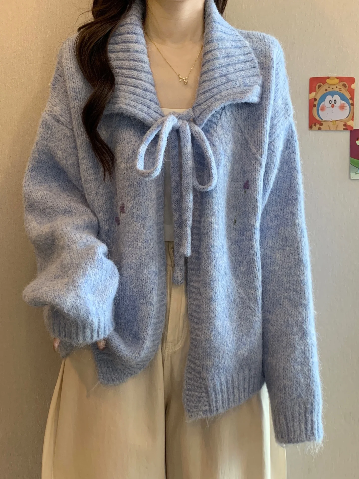 

Вязаный кардиган с вышивкой синих цветов, женский, осенне-зимний, больших размеров, мягкий, уютный свитер-жакет для повседневной носки и поездок на работу