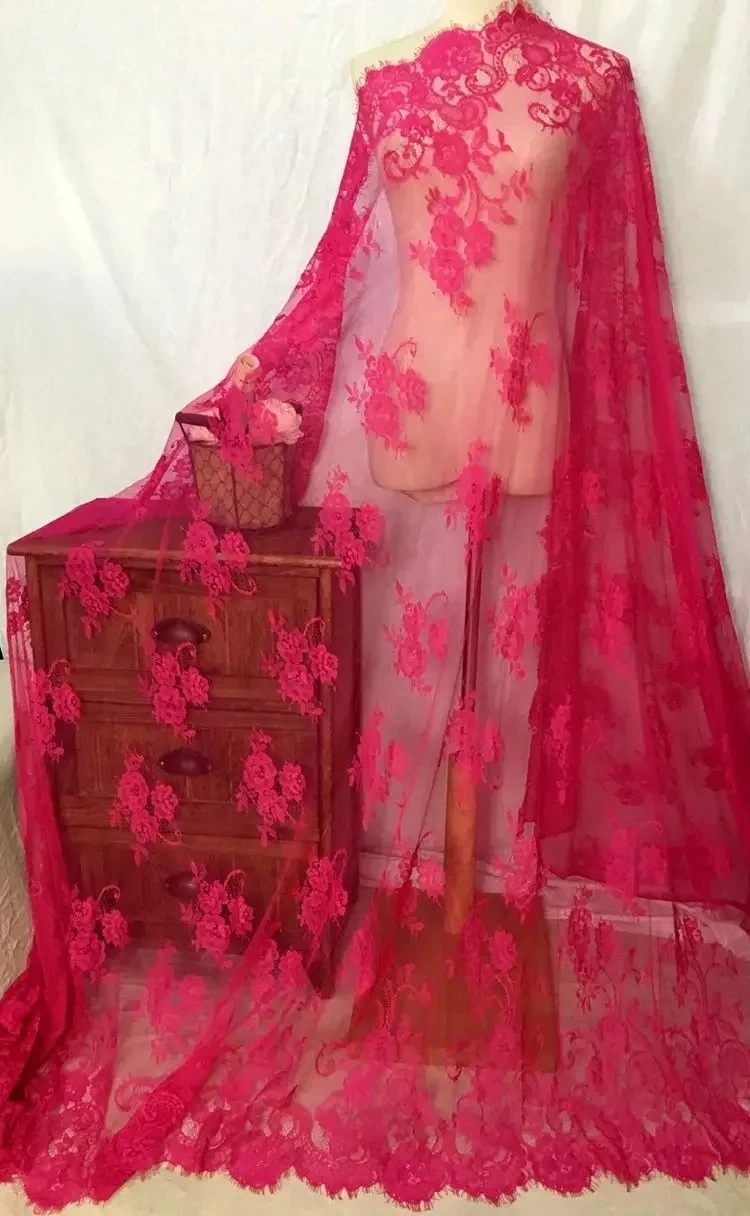 

New High Quality and Exquisite Black and White Embroidered Eyelash Lace Fabric, DIY Wedding Dress Dress and Skirt Decoration