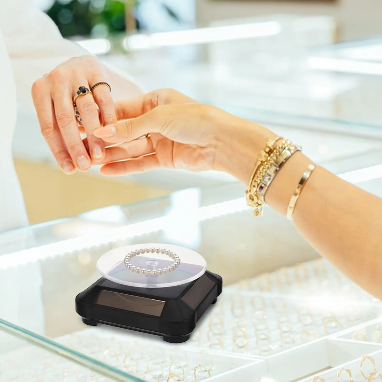

Automatic Rotating Display Stand for Jewelry Solar Powered Turntable with Smooth 360 Degree Rotation for Enhanced Product