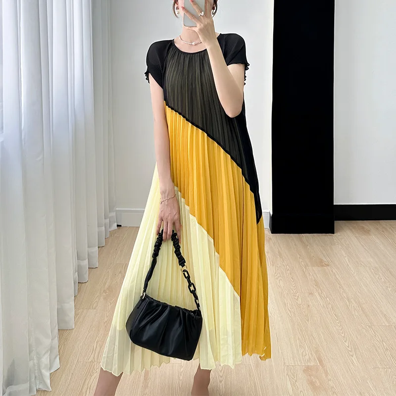 

Long Dress French High-end Women's Clothing Style Elegant Western Style Short-sleeved Loose Pleated Dress