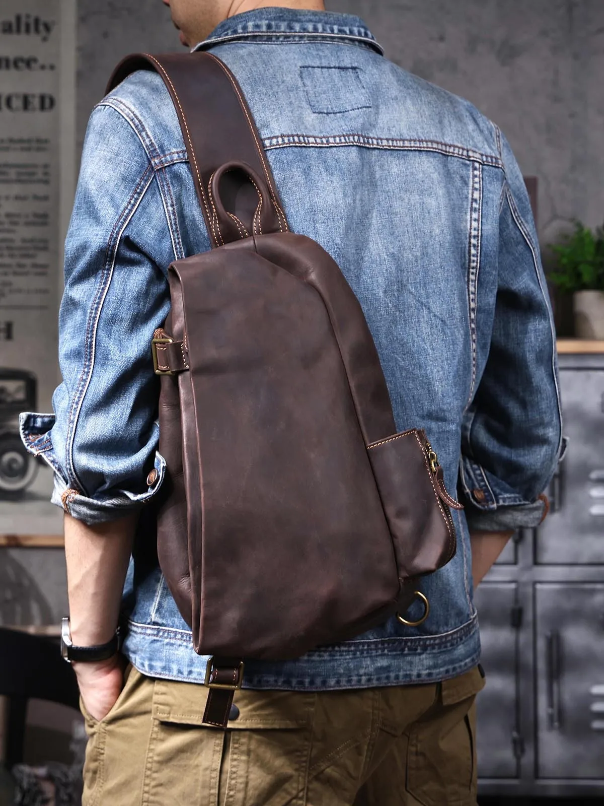 

PNDME organizers designers handmade crazy horse cowhide men's chest bag travel shoulder bag genuine leather phone crossbody bag