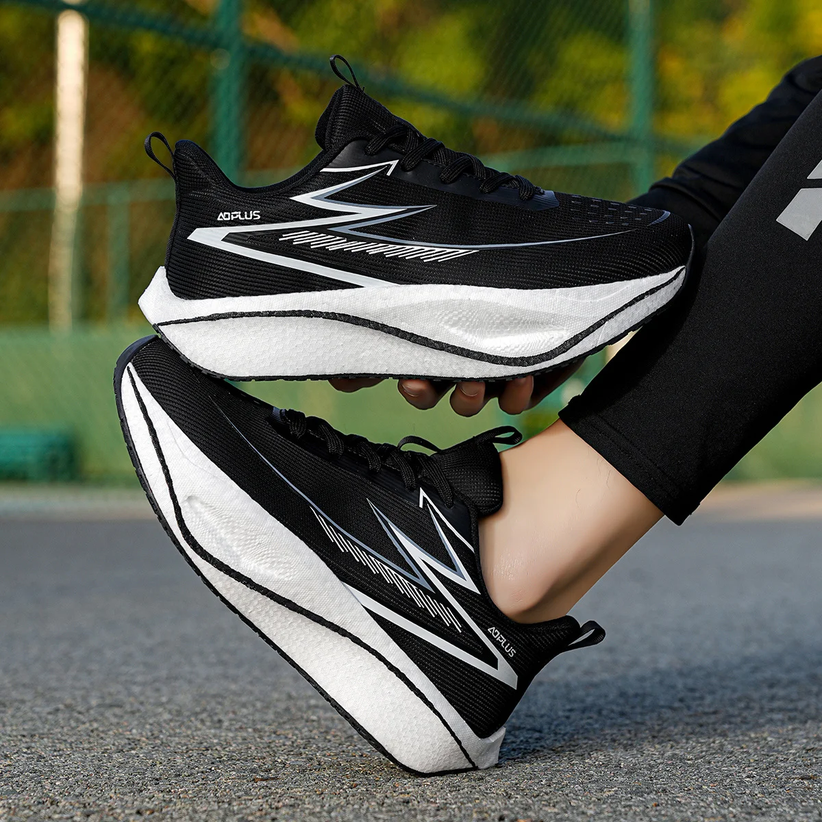 Herren-Freizeitsportschuhe, Herren-Marathon-Laufschuhe für professionelle Wettkämpfe, leichte Sportschuhe aus gewebtem Mesh-Material, hochelastische, dämpfende Sohle, rutschfest, abriebfest, schlichtes Design, für Langstreckenläufe im Freien, Fitnesstraining, Herren-Sportschuhe zum Laufen. – Detail 15