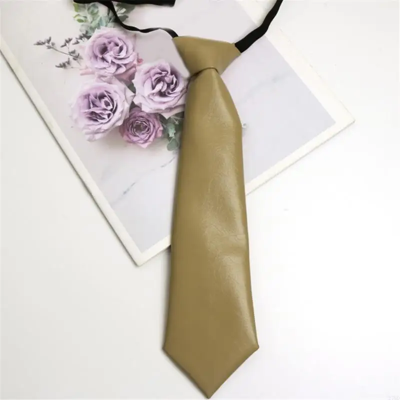 

270D женщин, мужчины, предварительно связанные с галстуком