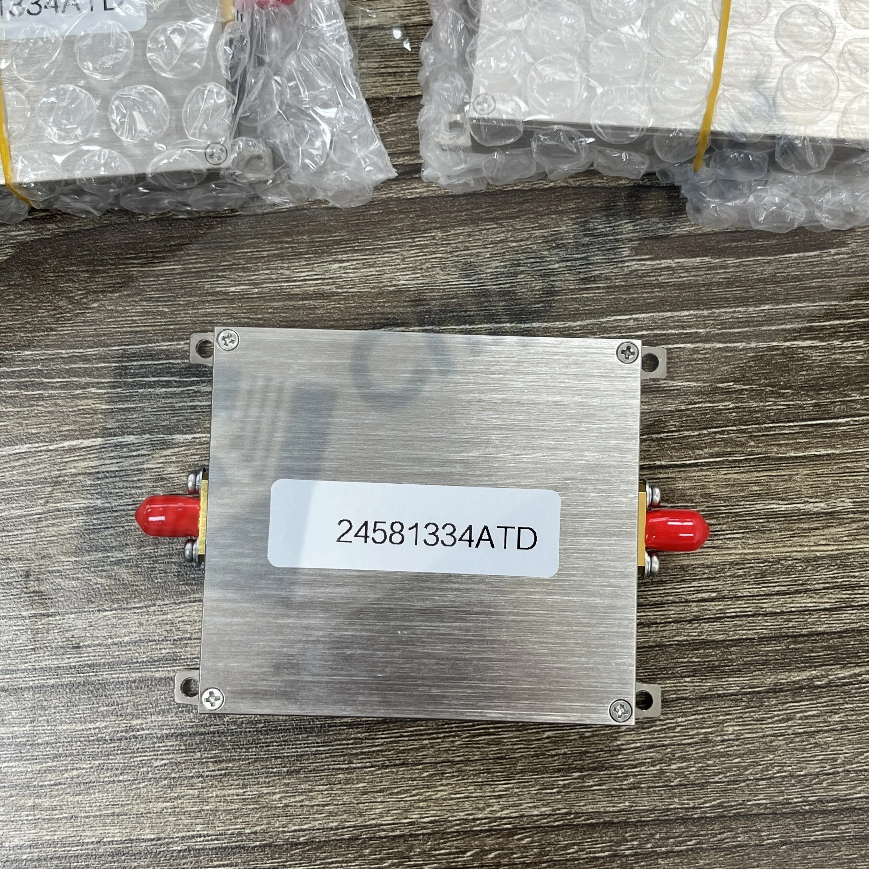 

BSX24581334ATD 2.4&5.8 GHz RF Shield WLAN Signal Extender Amplifier for 2400-2500MHz and 5720-5850 MHz