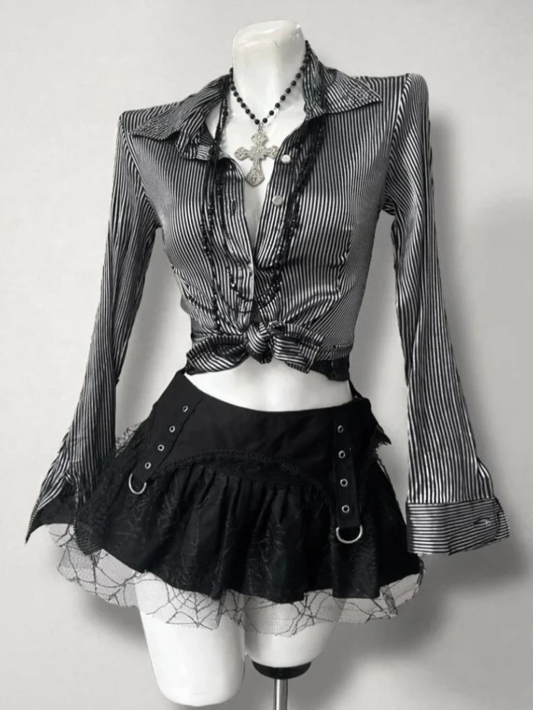 Japanischer Gothic-Stil Vintage Elegante Frau 2-teiliges Set Spitzendesign rückenfreie Bluse + Spitzenrock Harajuku Y2k 2000er Sexy Outfits