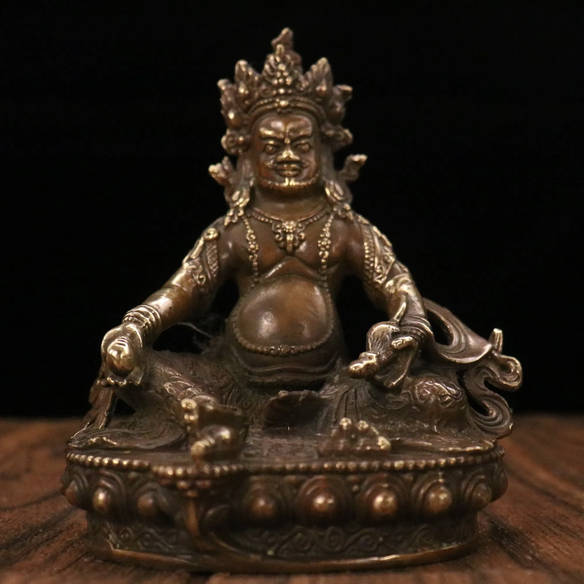 

6"Tibetan Temple Collection Old Brass Yellow Jambhala Tibetan God of Wealth lotus platform Worship Hall Town house