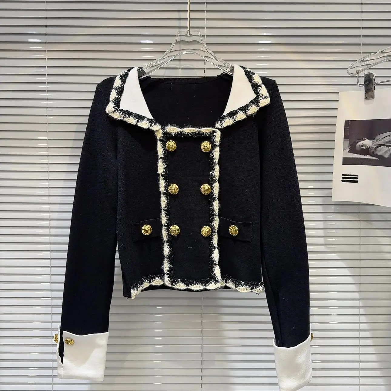 

Spring 2026 Retro Knitted Short Jacket Women's Style Double Row Metal Buckle Turn-down Collar Wind Straight Tube Type