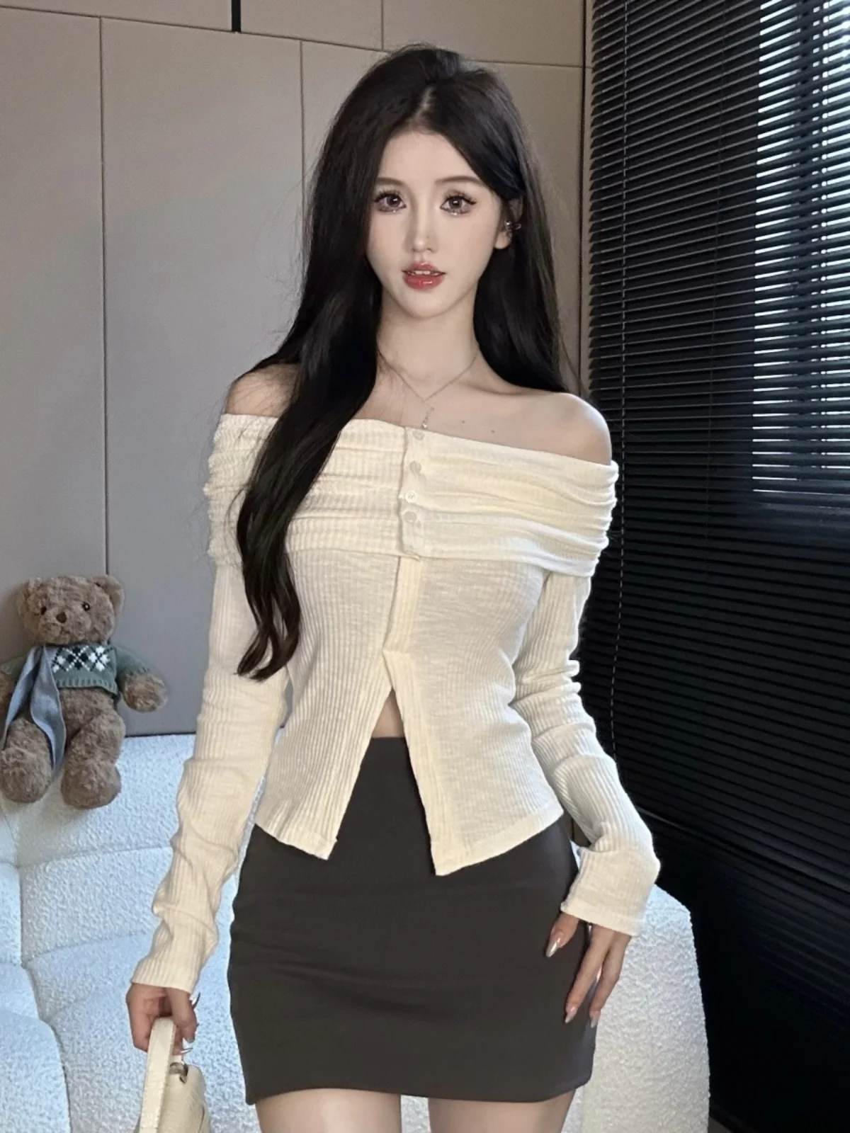 

Slim Fit Long Sleeve Asymmetrical One Shoulder Design Women's Top Early Autumn Fashion Casual Sweet Style Polyester T-Shirt