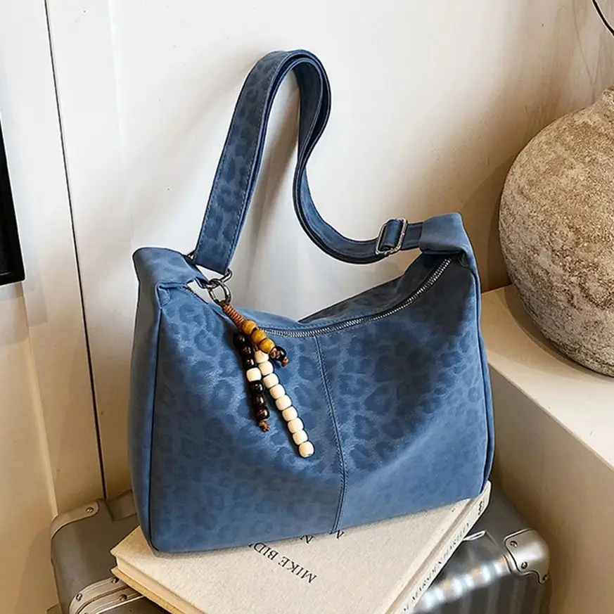 

Leopard Print Large Capacity Crossbody Bag Women's 2025 New College Style Square Bag Casual Commute Soft Handheld Female Tote